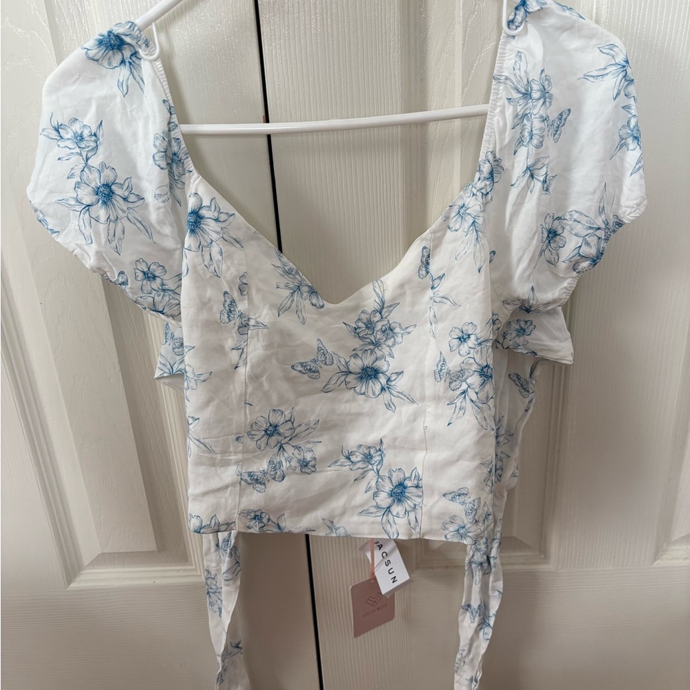 Floral Blue and White Women's Pacsun Top New with Tags